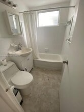 8132 Harding Ave, Unit 7 in Miami, FL - Building Photo - Building Photo