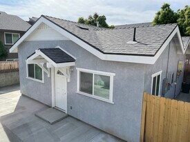 143 N Barranca Ave, Unit 143 in Covina, CA - Building Photo