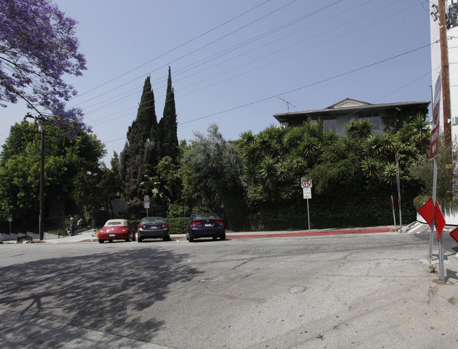 French Hill Apartments in West Hollywood, CA - Building Photo - Building Photo