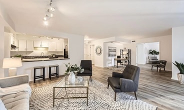 1551 Larimer St, Unit 703 in Denver, CO - Foto de edificio - Building Photo