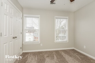 112 Market Ln in Canton, GA - Foto de edificio - Building Photo