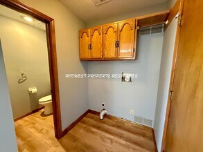 528 SE Hampton St in Lee's Summit, MO - Building Photo - Building Photo