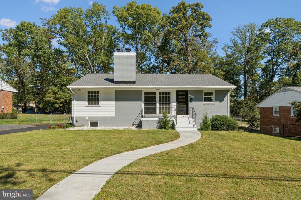 5953 Lowell Ave in Alexandria, VA - Building Photo