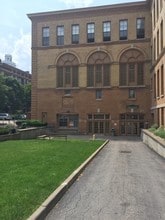 East Court Apartments in Rochester, NY - Foto de edificio - Building Photo