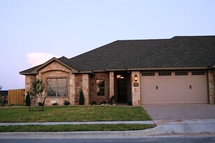 3100 Stallion Dr in Robinson, TX - Building Photo