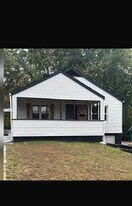 1453 E 66th Terrace in Kansas City, MO - Building Photo