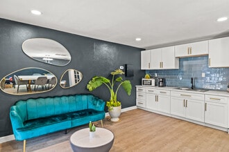 Linda Vista Apartments in Arlington, TX - Foto de edificio - Lobby