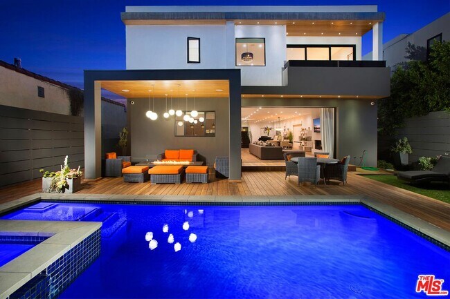 736 N Curson Ave in Los Angeles, CA - Building Photo - Building Photo