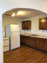 820 S Avenue A in Portales, NM - Foto de edificio - Building Photo