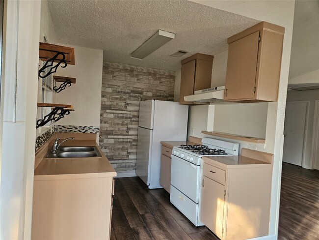 10810 Parkland Woods Dr