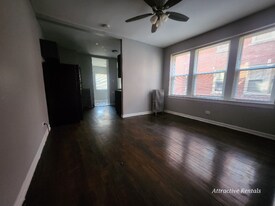 5903 W Huron St in Chicago, IL - Building Photo