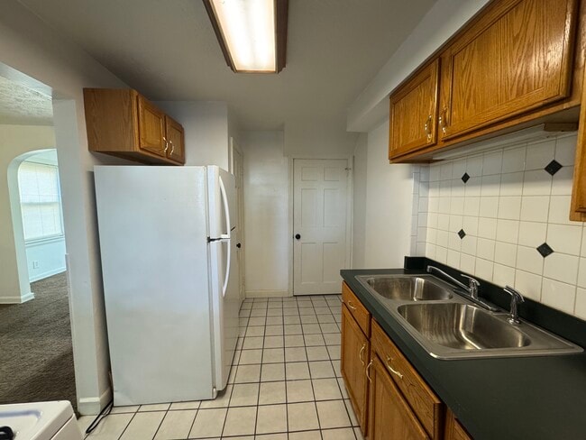 133 16th St NE in Canton, OH - Foto de edificio - Building Photo