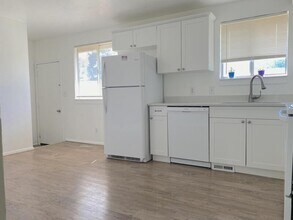 5542 S 5340 W in Kearns, UT - Building Photo - Building Photo