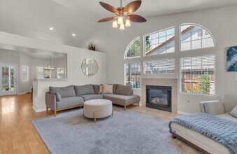 8639 N Talladega Way in Fresno, CA - Building Photo - Building Photo