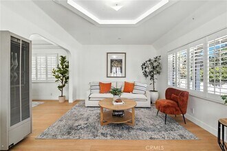 5841 Arroyo Dr, Unit J1 in Los Angeles, CA - Building Photo - Building Photo