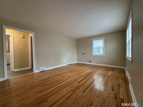 56 Sidney St in Bridgeport, CT - Building Photo - Building Photo