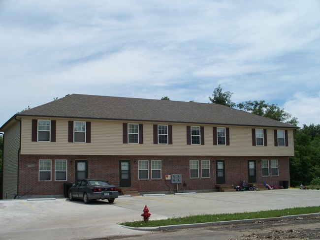 1102-1105 Harmony Ln in Richmond, MO - Building Photo - Other