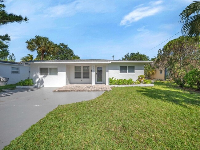 property at 1721 N 16th Ct