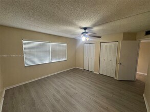 1001 SW 128th Terrace in Pembroke Pines, FL - Building Photo - Building Photo