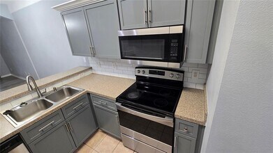 1236 S Beach Cir in Kissimmee, FL - Building Photo - Building Photo