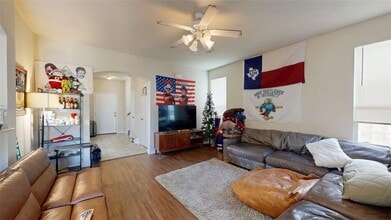 2933 McLaren Dr in College Station, TX - Building Photo - Building Photo