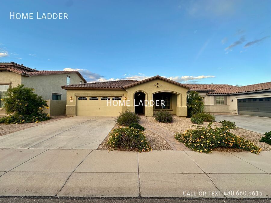3064 E Palmdale Ln in Gilbert, AZ - Building Photo