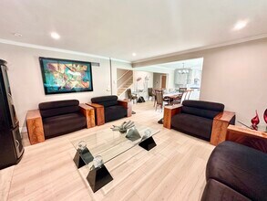 4523 Grimes Pl in Encino, CA - Building Photo - Building Photo