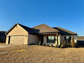 110 Grenada Ct in Wetumpka, AL - Building Photo