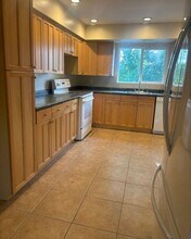 44 E Lake Terrace in Lake Ronkonkoma, NY - Building Photo - Building Photo