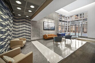 720 N Larrabee St in Chicago, IL - Foto de edificio - Building Photo