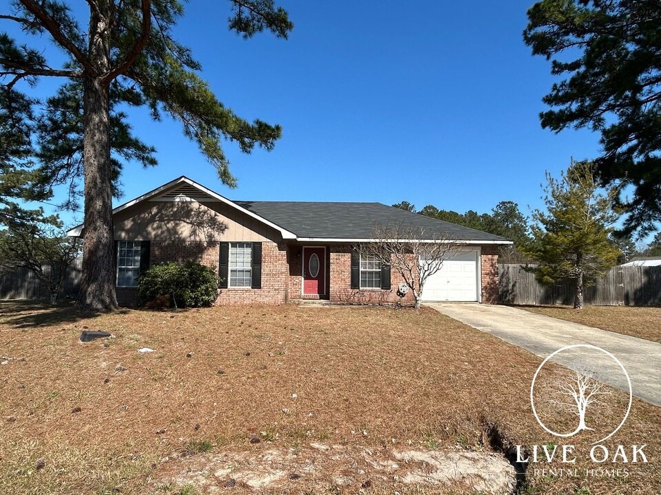 135 Kenny Dr in Hinesville, GA - Building Photo