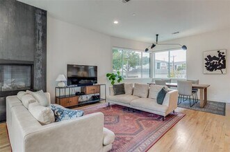 2630 Calvin St in Dallas, TX - Building Photo - Building Photo