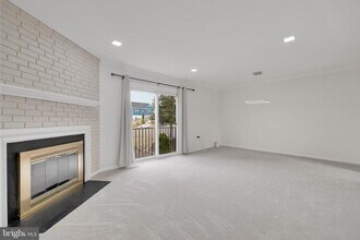 6002 Mardale Ln in Burke, VA - Building Photo - Building Photo