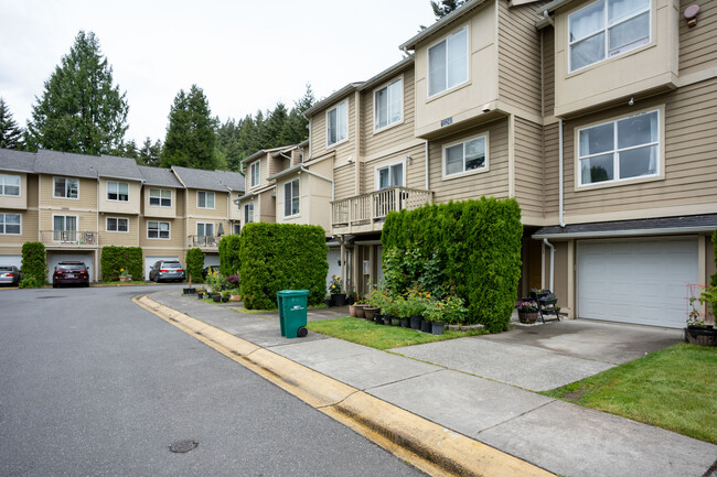 18280 NE 98th Plz in Redmond, WA - Foto de edificio - Building Photo