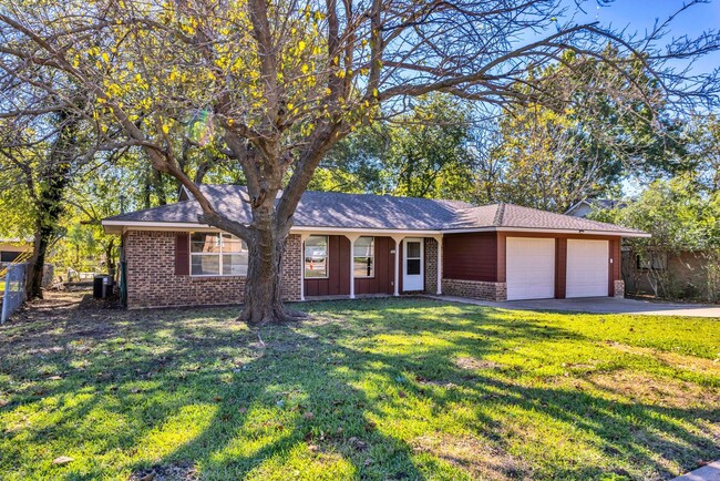 1013 S Idlewild Dr in Sherman, TX - Building Photo - Building Photo