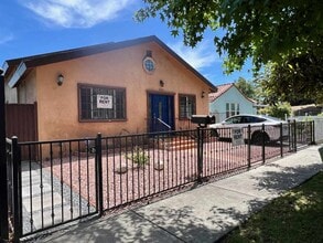 2330 S Mansfield Ave in Los Angeles, CA - Building Photo - Building Photo