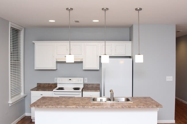 237 W 8th St, Unit 2 in Covington, KY - Building Photo - Building Photo