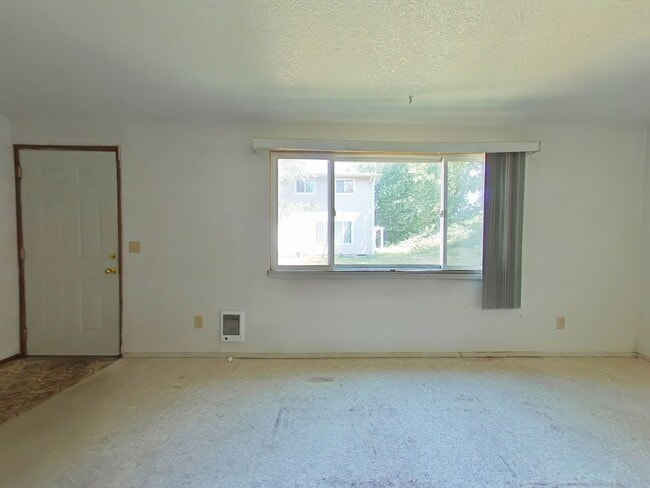 1684 Del Rio Ave SE in Albany, OR - Building Photo - Building Photo