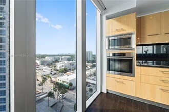 6799 Collins Ave in Miami, FL - Foto de edificio - Building Photo