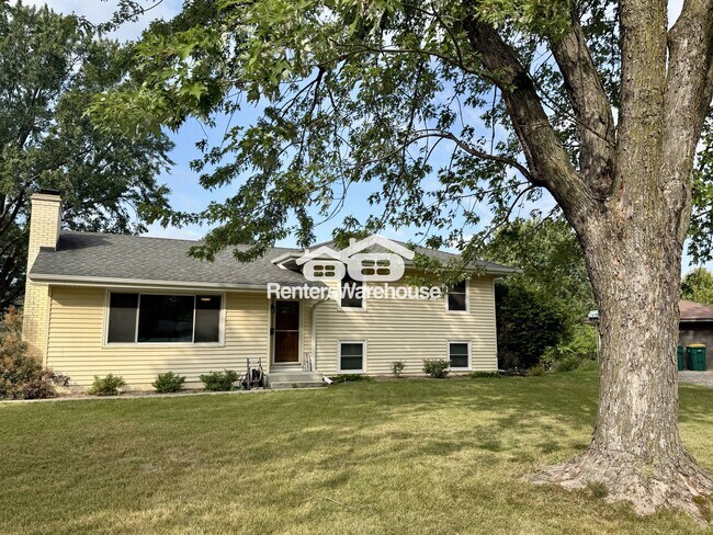 8217 Harrison Cir in Minneapolis, MN - Building Photo - Building Photo