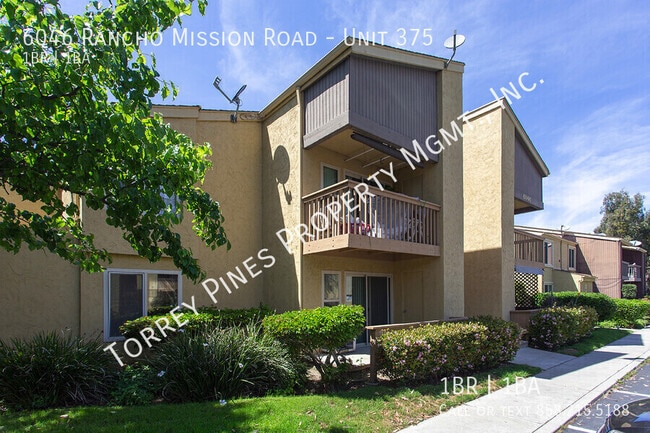 6046 Rancho Mission Rd in San Diego, CA - Foto de edificio - Building Photo