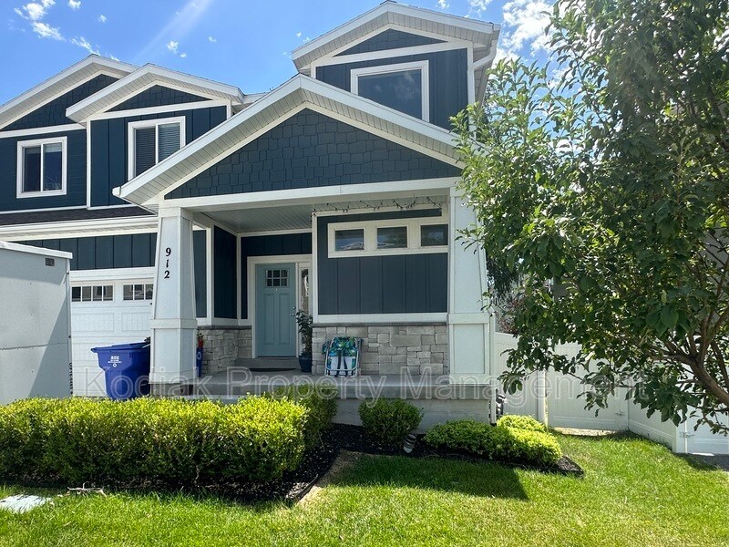 912 Queensmill Ln in Salt Lake City, UT - Building Photo
