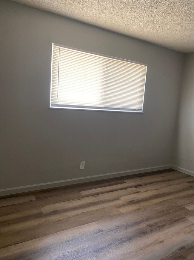 4824 E Hedges Ave in Fresno, CA - Building Photo - Building Photo