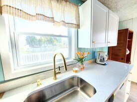 8 Thomas St in West Haven, CT - Building Photo