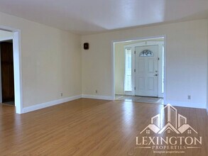 2313 Pamela Ln in Sacramento, CA - Building Photo - Building Photo