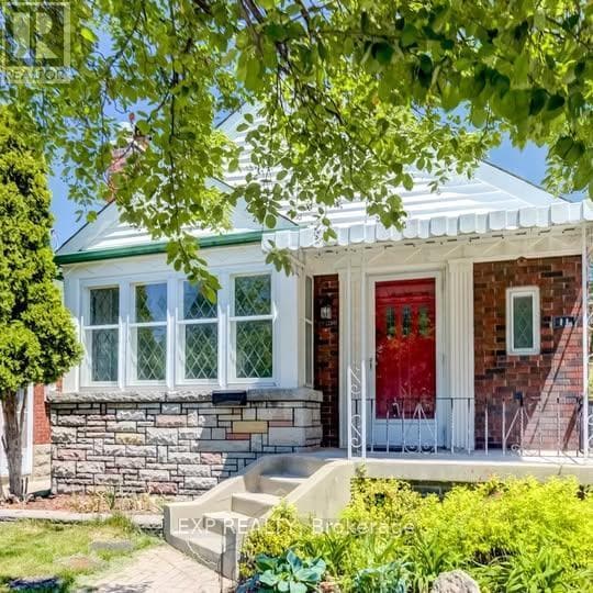 property at 11 Fairside Ave