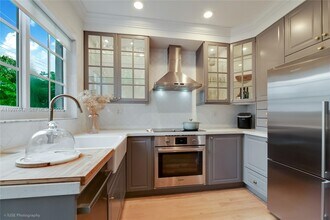 21 Madeira Ave in Coral Gables, FL - Building Photo - Building Photo