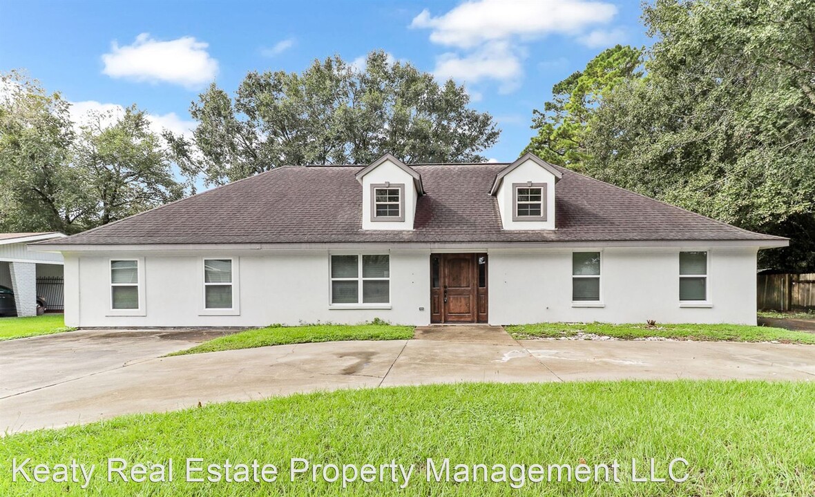 209 Woodvale Ave in Lafayette, LA - Foto de edificio