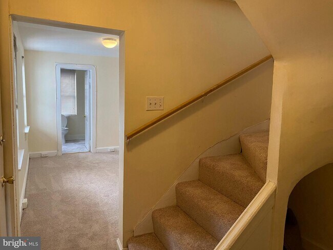 229 S Ann St-Unit -APT. B in Baltimore, MD - Building Photo - Building Photo