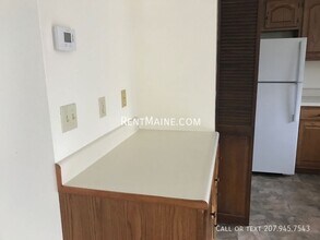 33 Burleigh Rd in Bangor, ME - Building Photo - Building Photo